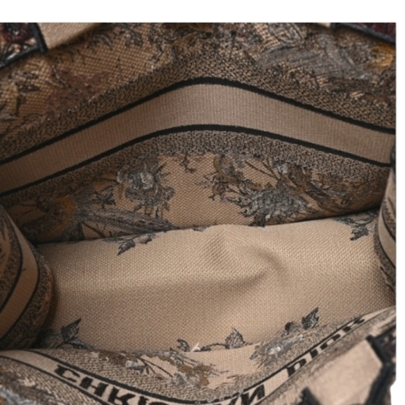*RARE*Limited Edition Rare DIOR Embroidered Medium Book Tote - Like New! - Picture 5 of 9